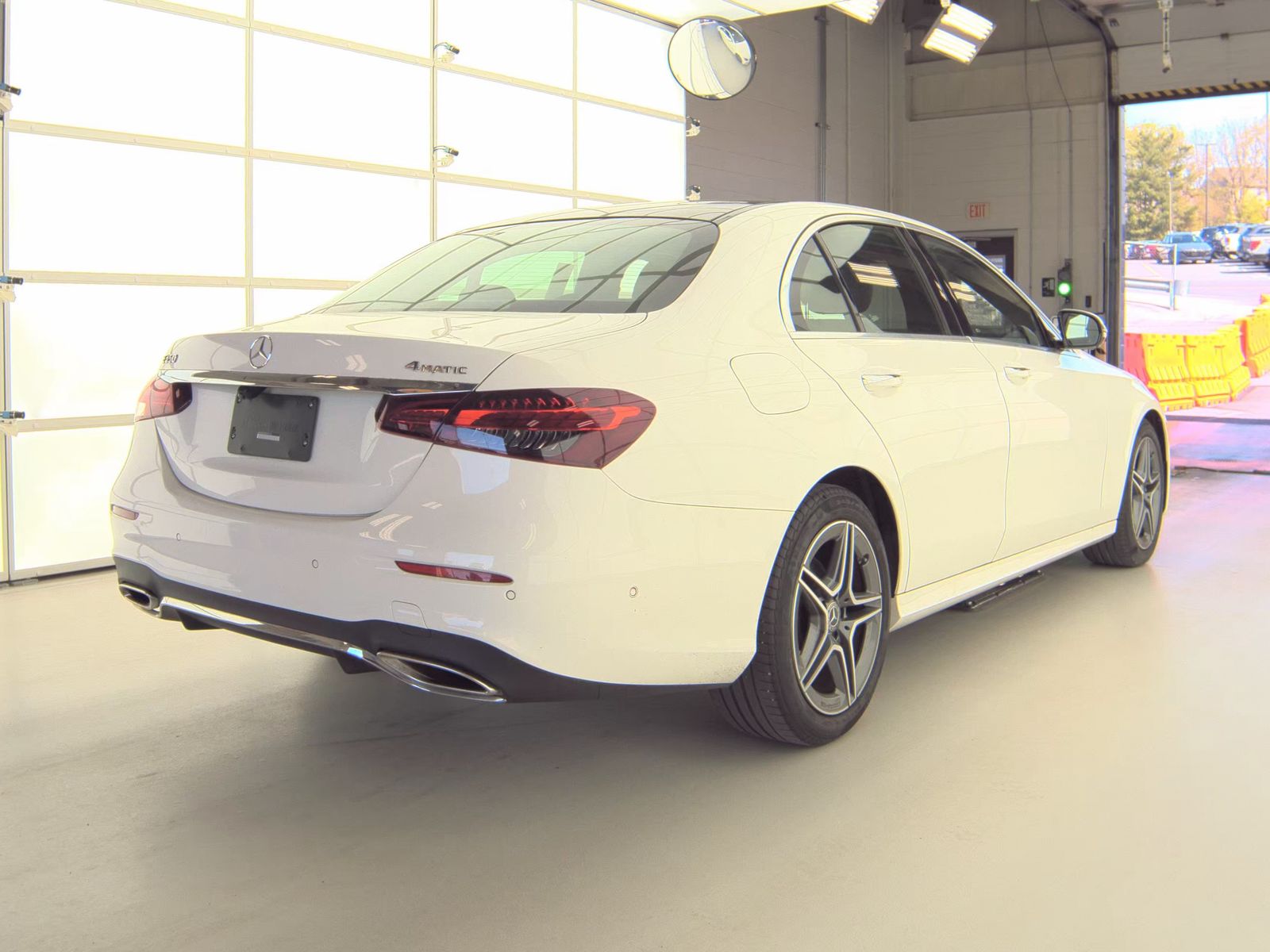 MERCEDES-BENZ E-CLASS - 5