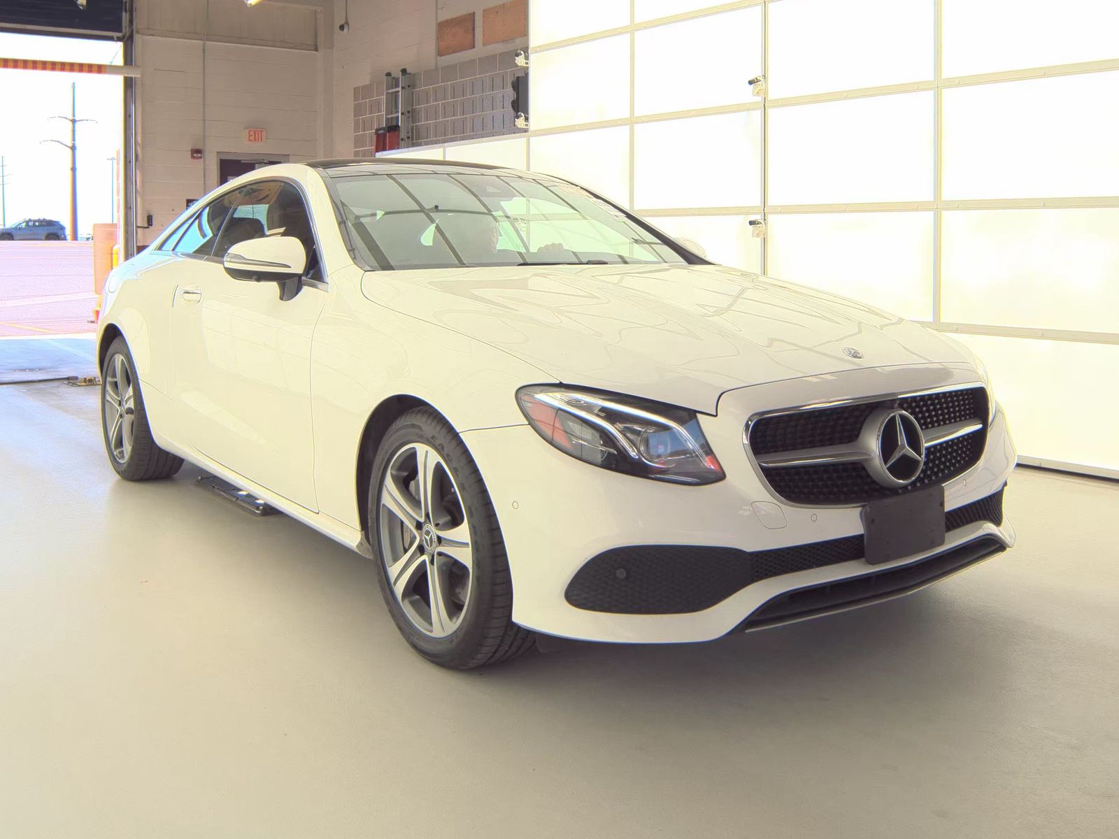 MERCEDES-BENZ E-CLASS - 4