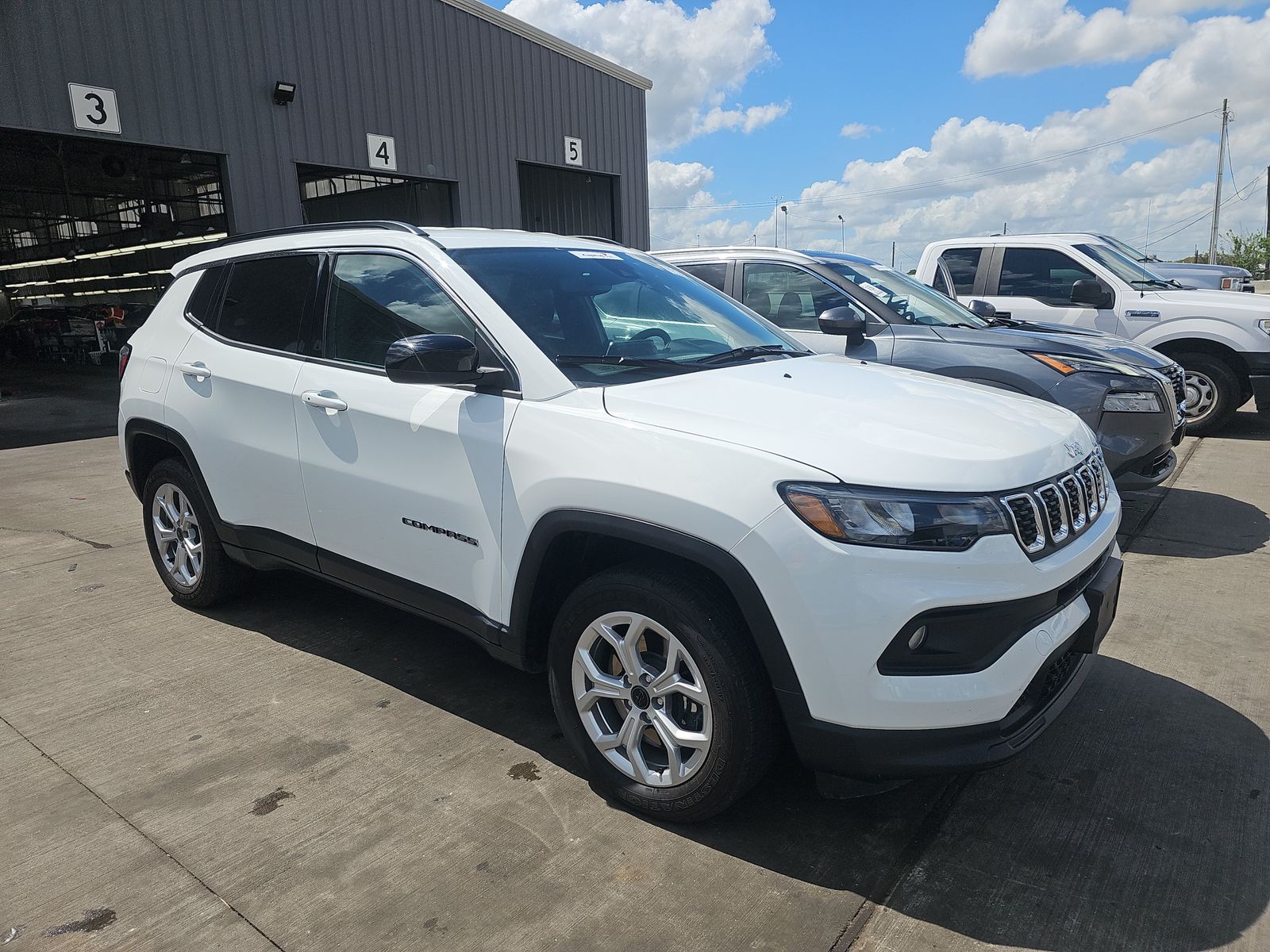 JEEP LATITUDE - 4