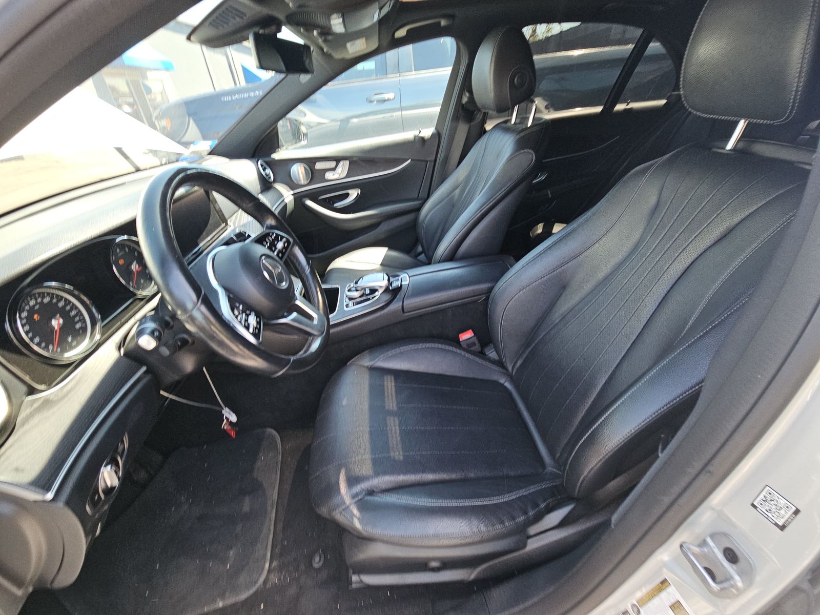 MERCEDES-BENZ E-CLASS - 8