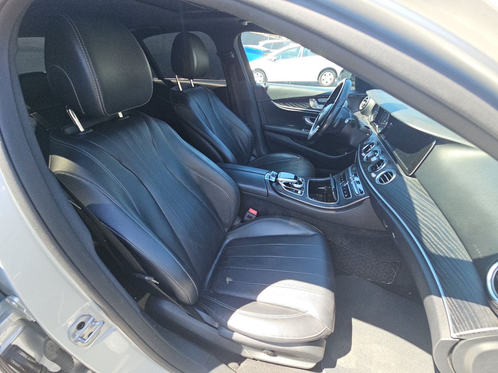 MERCEDES-BENZ E-CLASS - 9