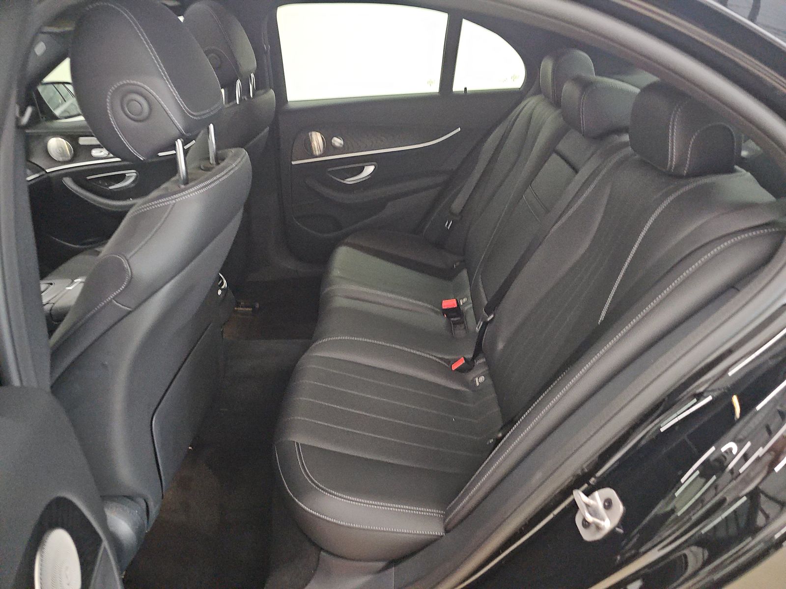 MERCEDES-BENZ E-CLASS - 10