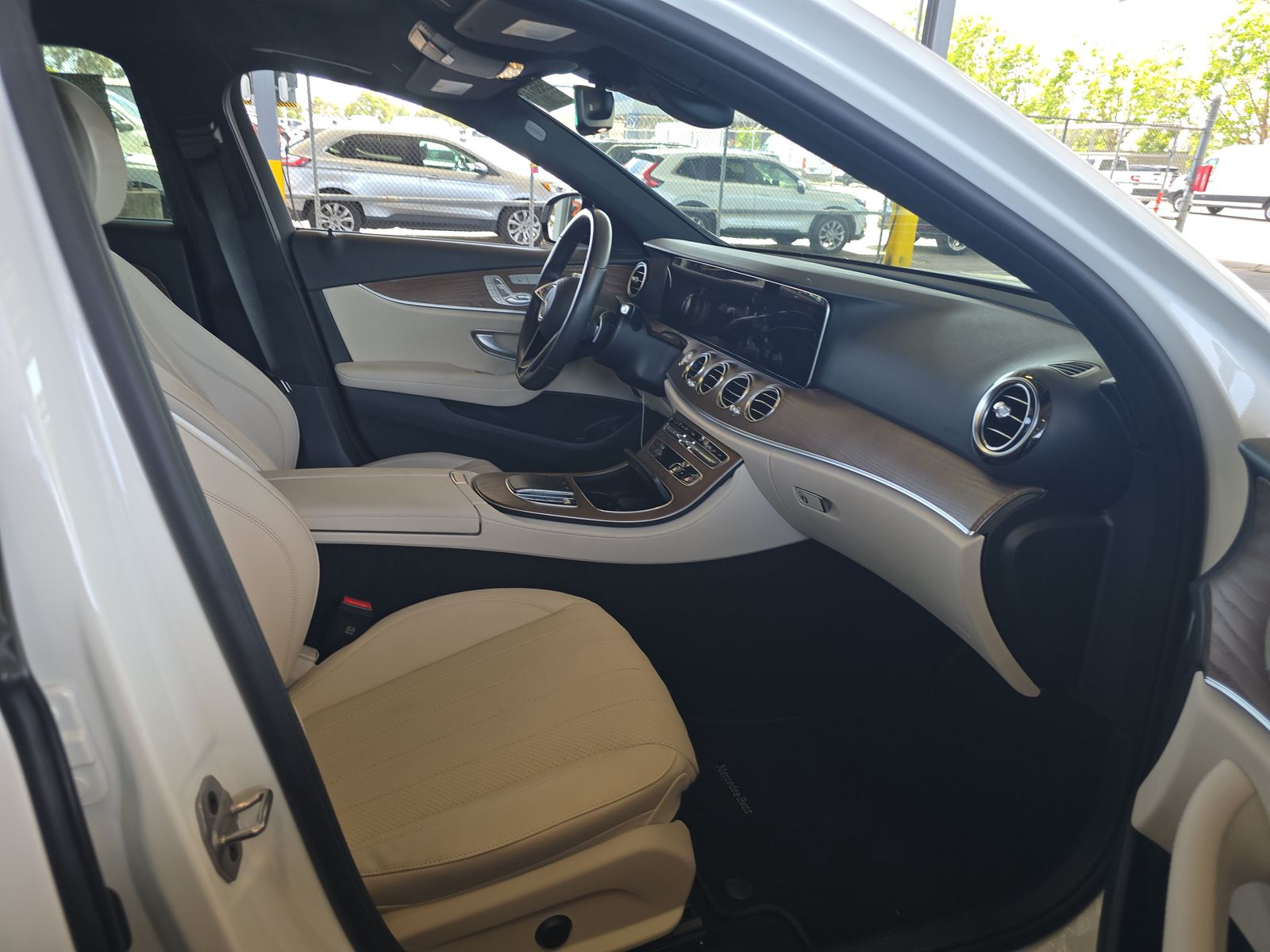 MERCEDES-BENZ E-CLASS - 9