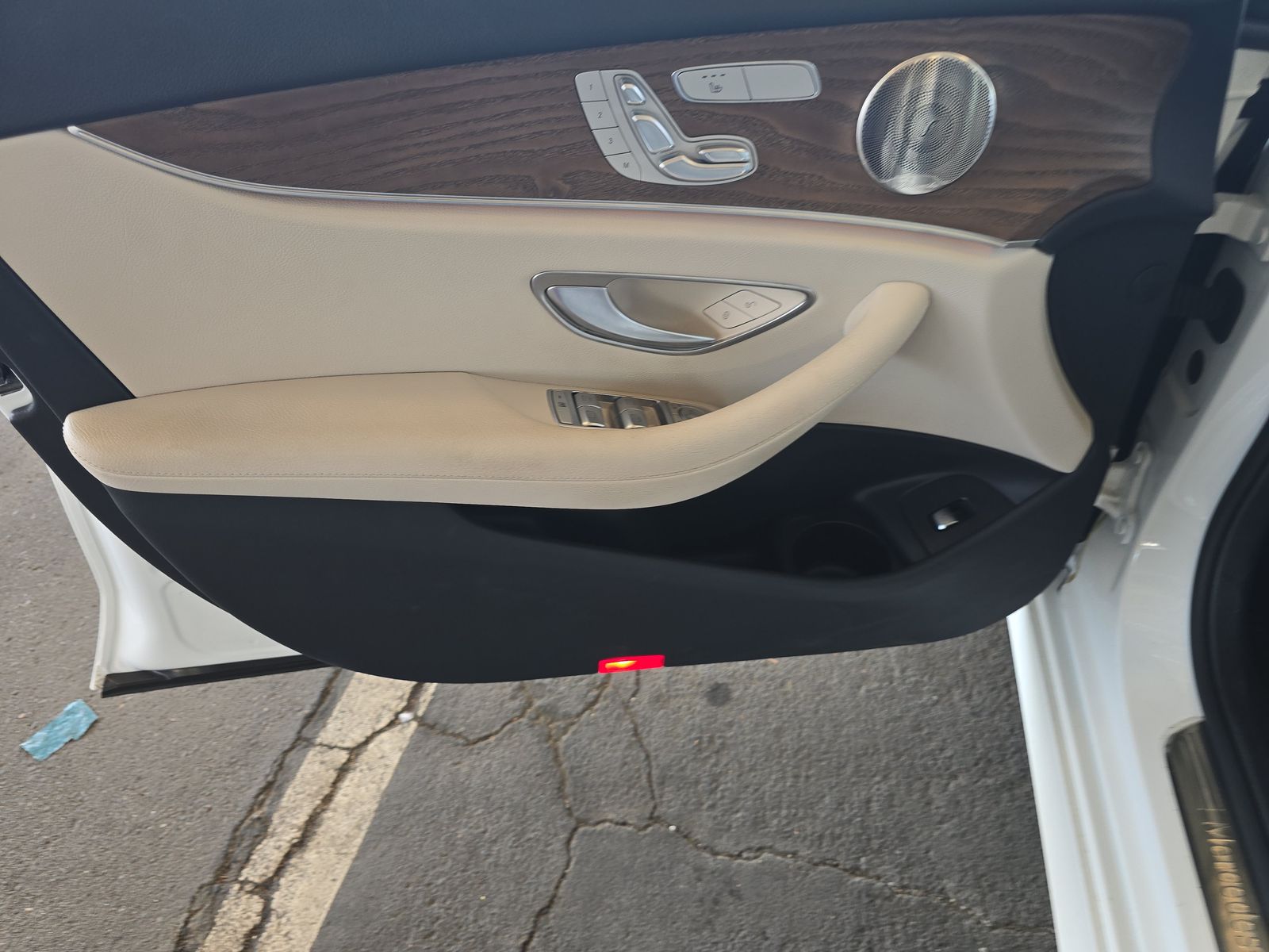 MERCEDES-BENZ E-CLASS - 10