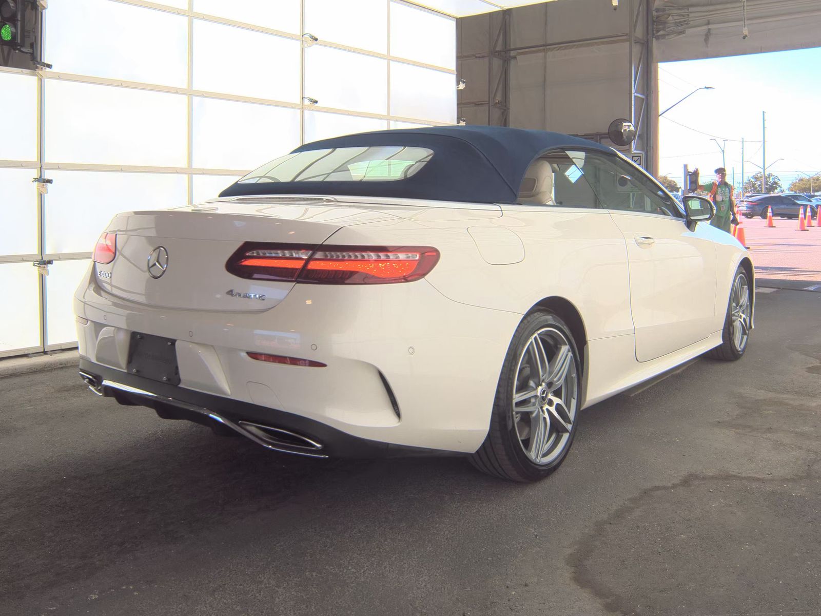 MERCEDES-BENZ E-CLASS - 6