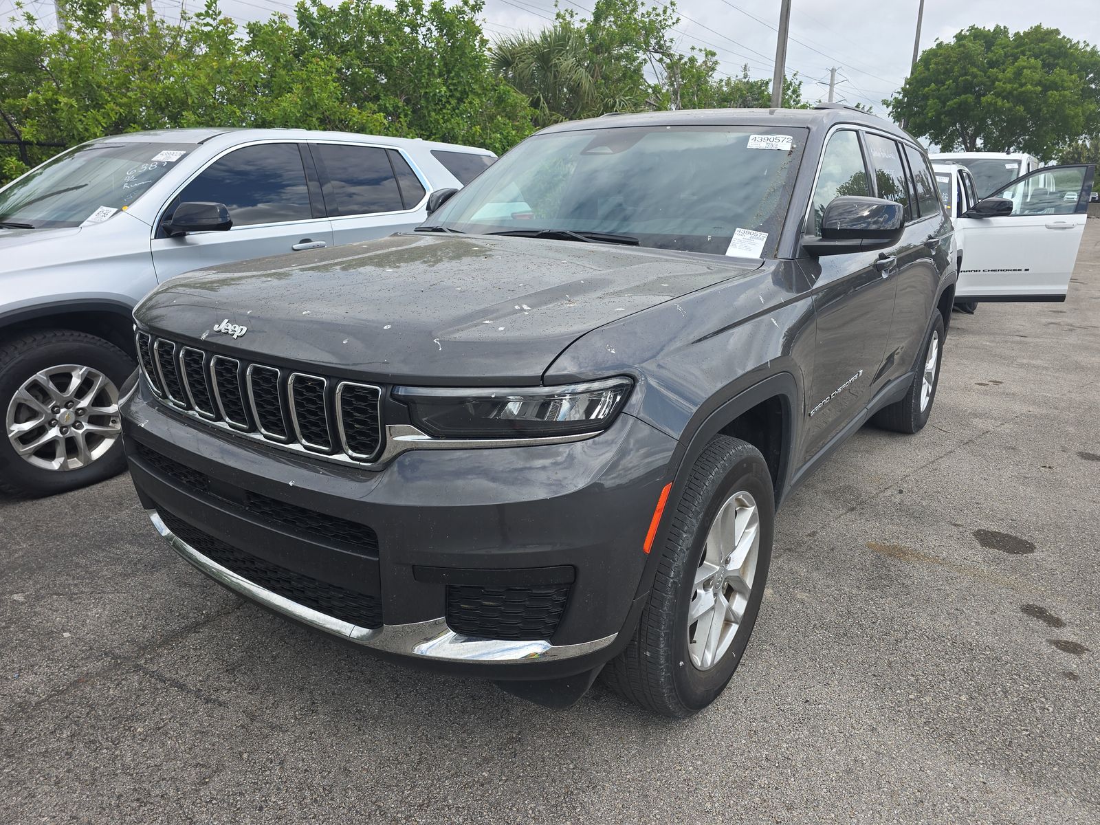JEEP LAREDO - 1