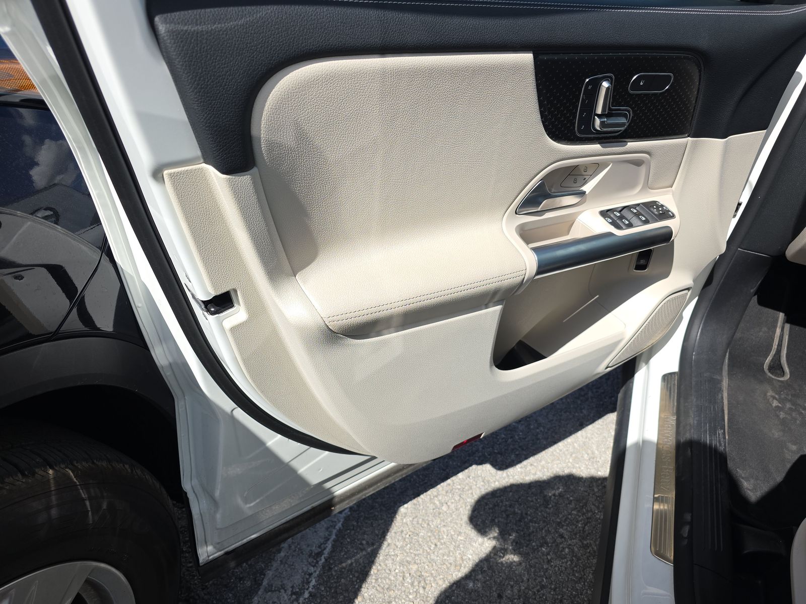 MERCEDES-BENZ GLA-CLASS - 10