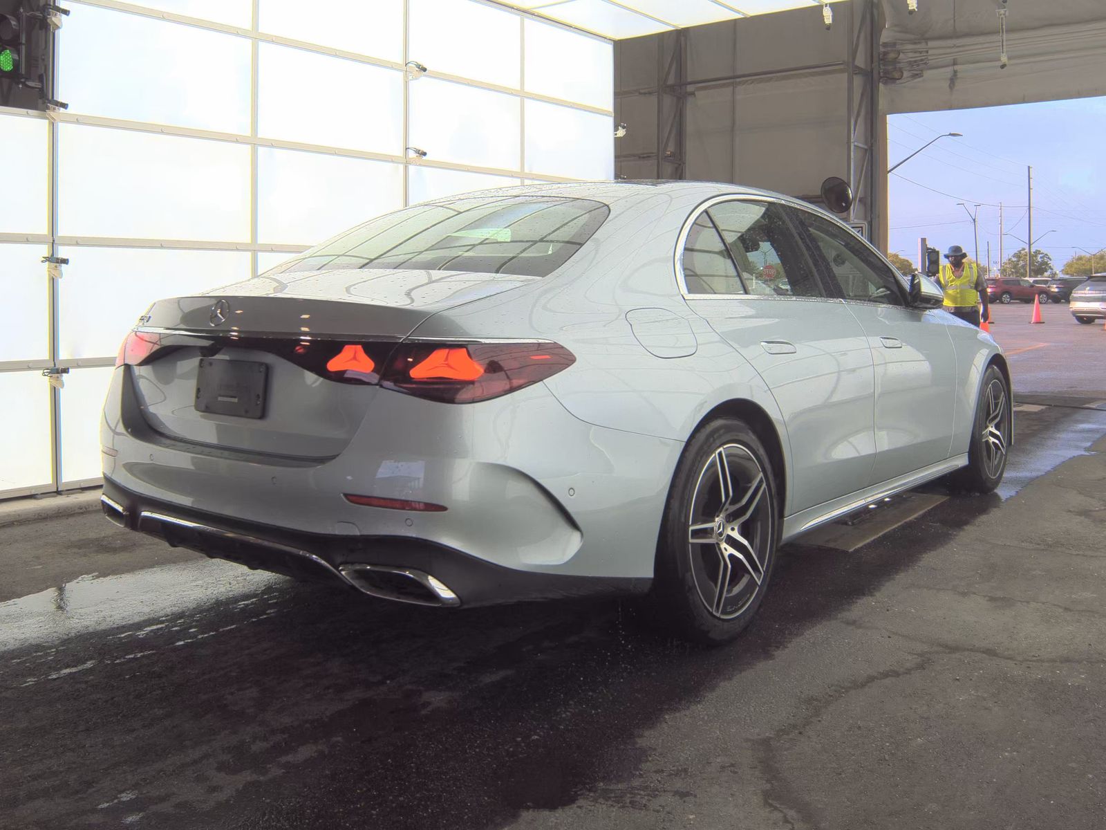 MERCEDES-BENZ E-CLASS - 5