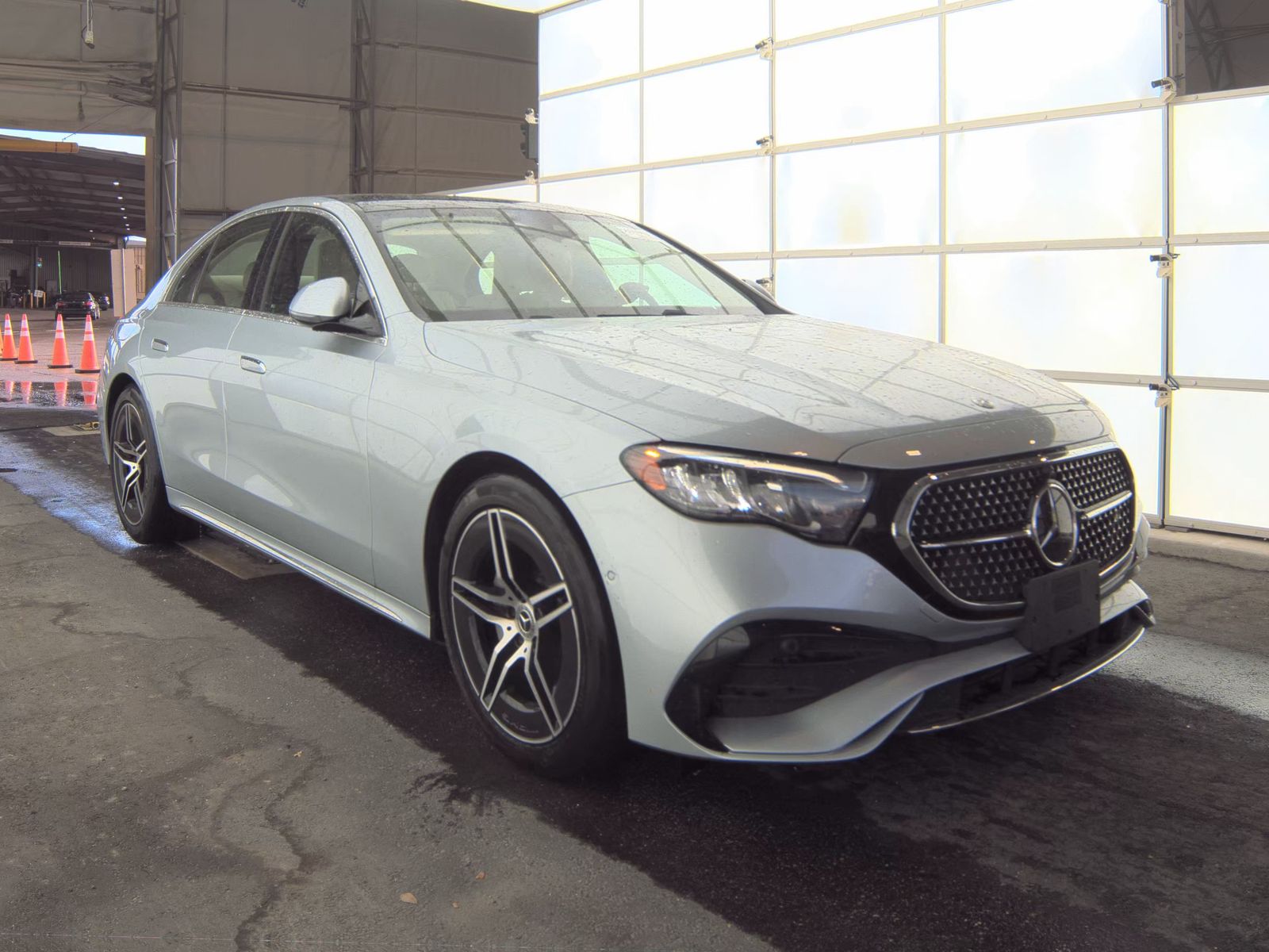 MERCEDES-BENZ E-CLASS - 4