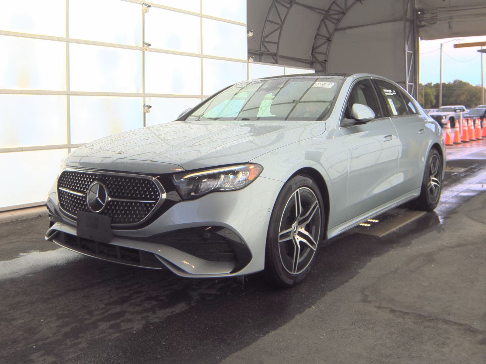 MERCEDES-BENZ E-CLASS - 1