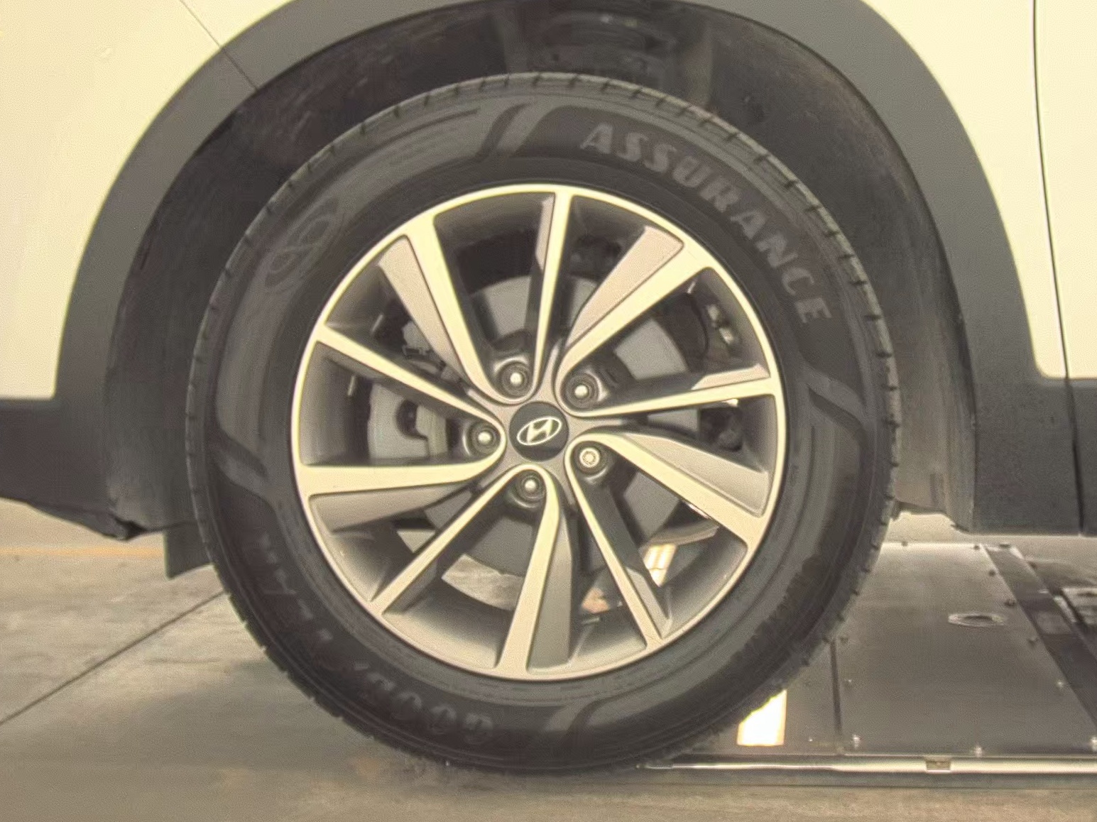 HYUNDAI LIMITED - 10