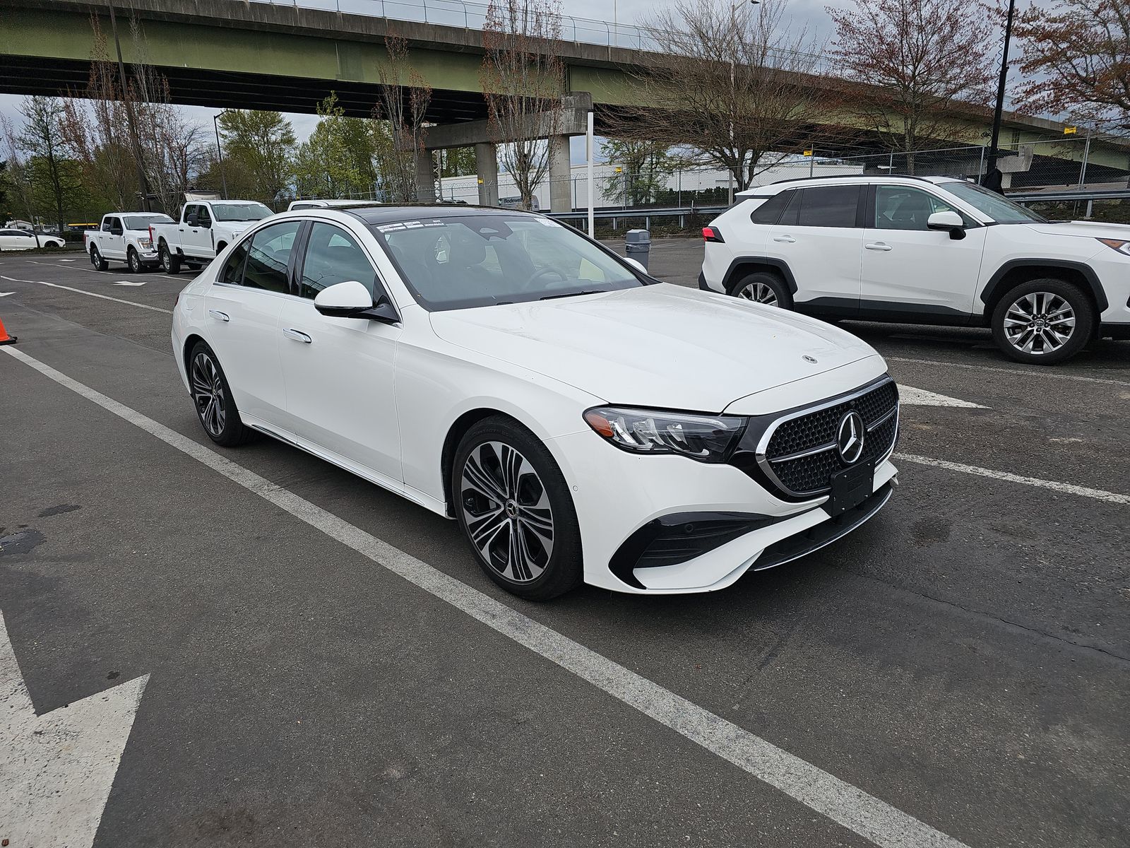 MERCEDES-BENZ E-CLASS - 4