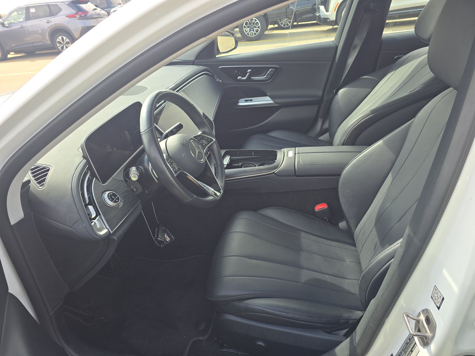 MERCEDES-BENZ E-CLASS - 8