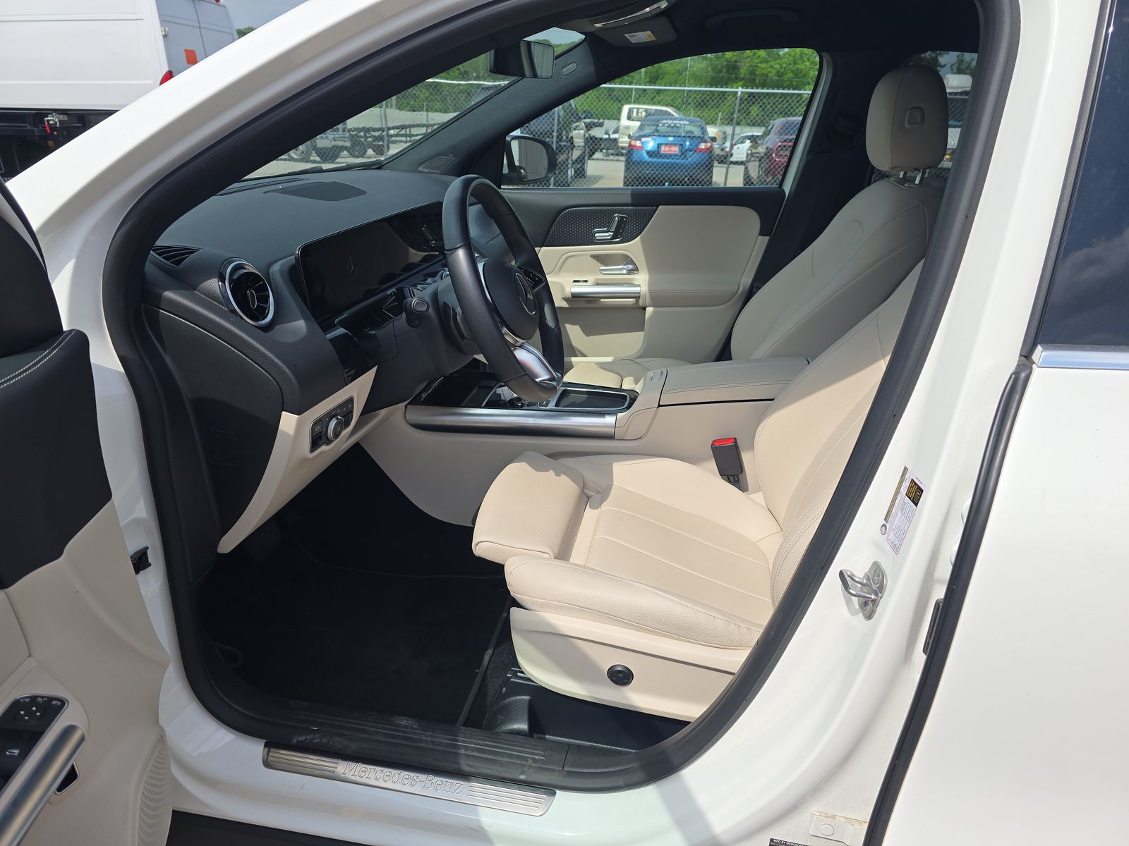 MERCEDES-BENZ GLA-CLASS - 8