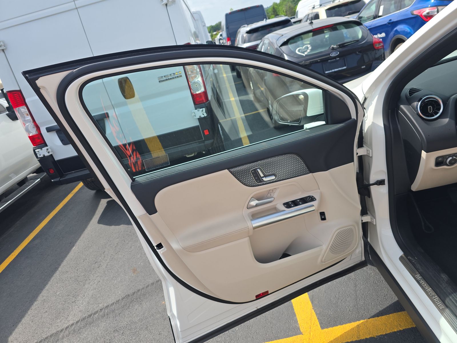 MERCEDES-BENZ GLA-CLASS - 10