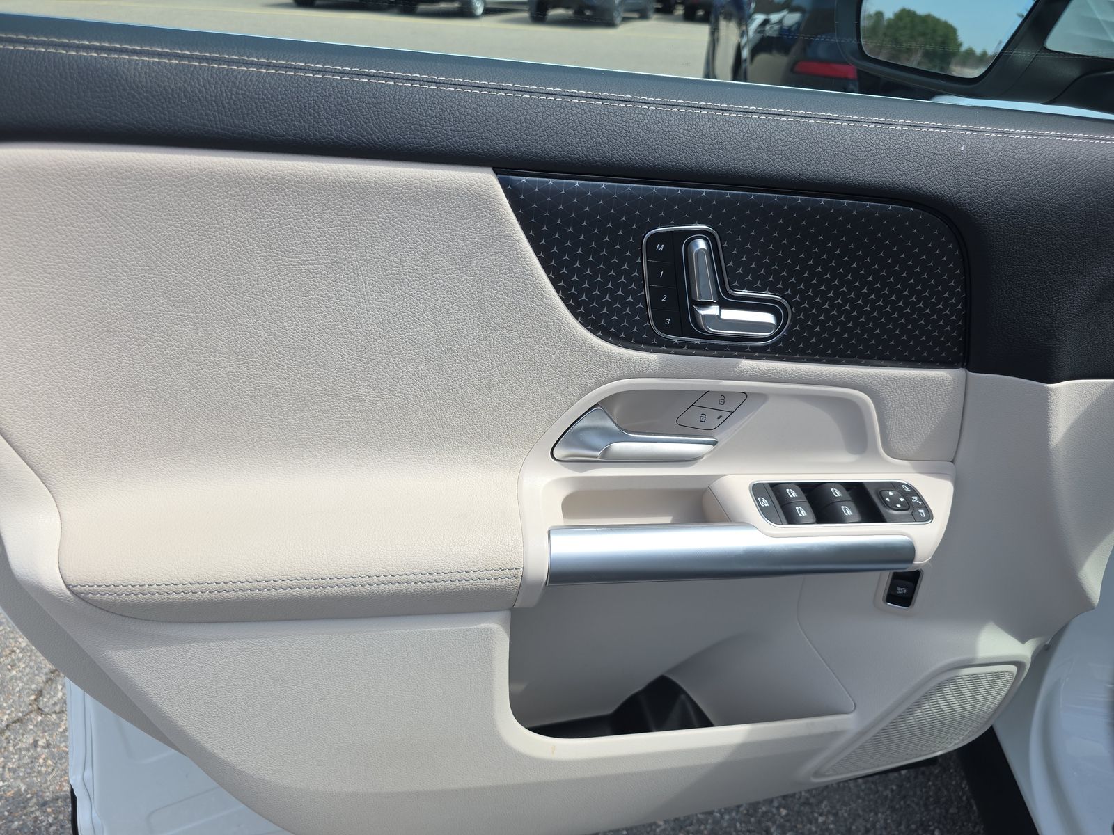 MERCEDES-BENZ GLA-CLASS - 10