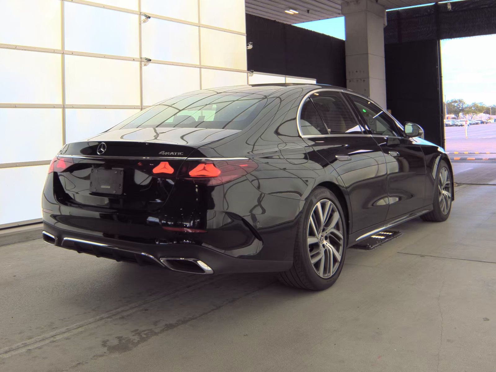 MERCEDES-BENZ E-CLASS - 5