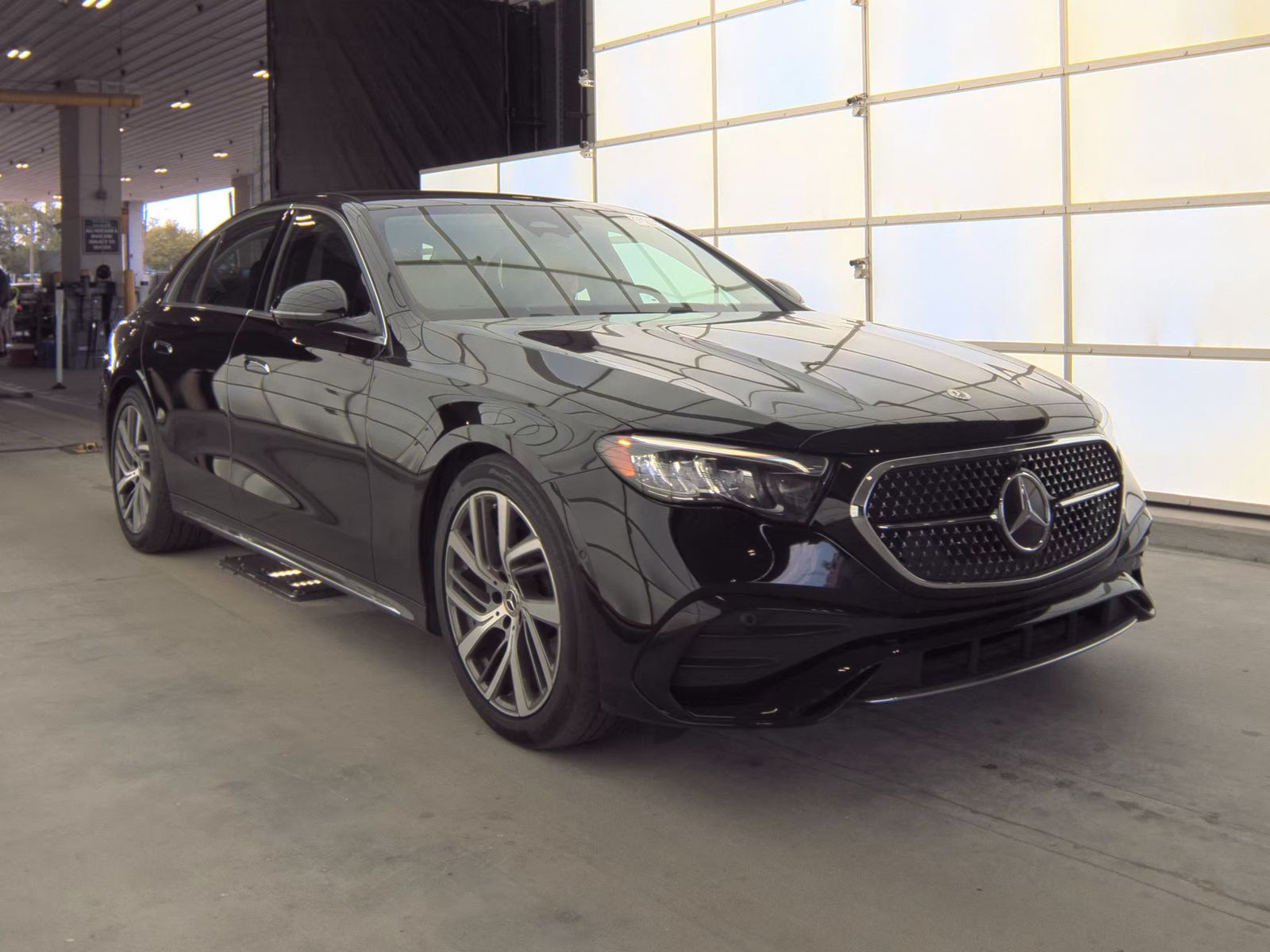 MERCEDES-BENZ E-CLASS - 4