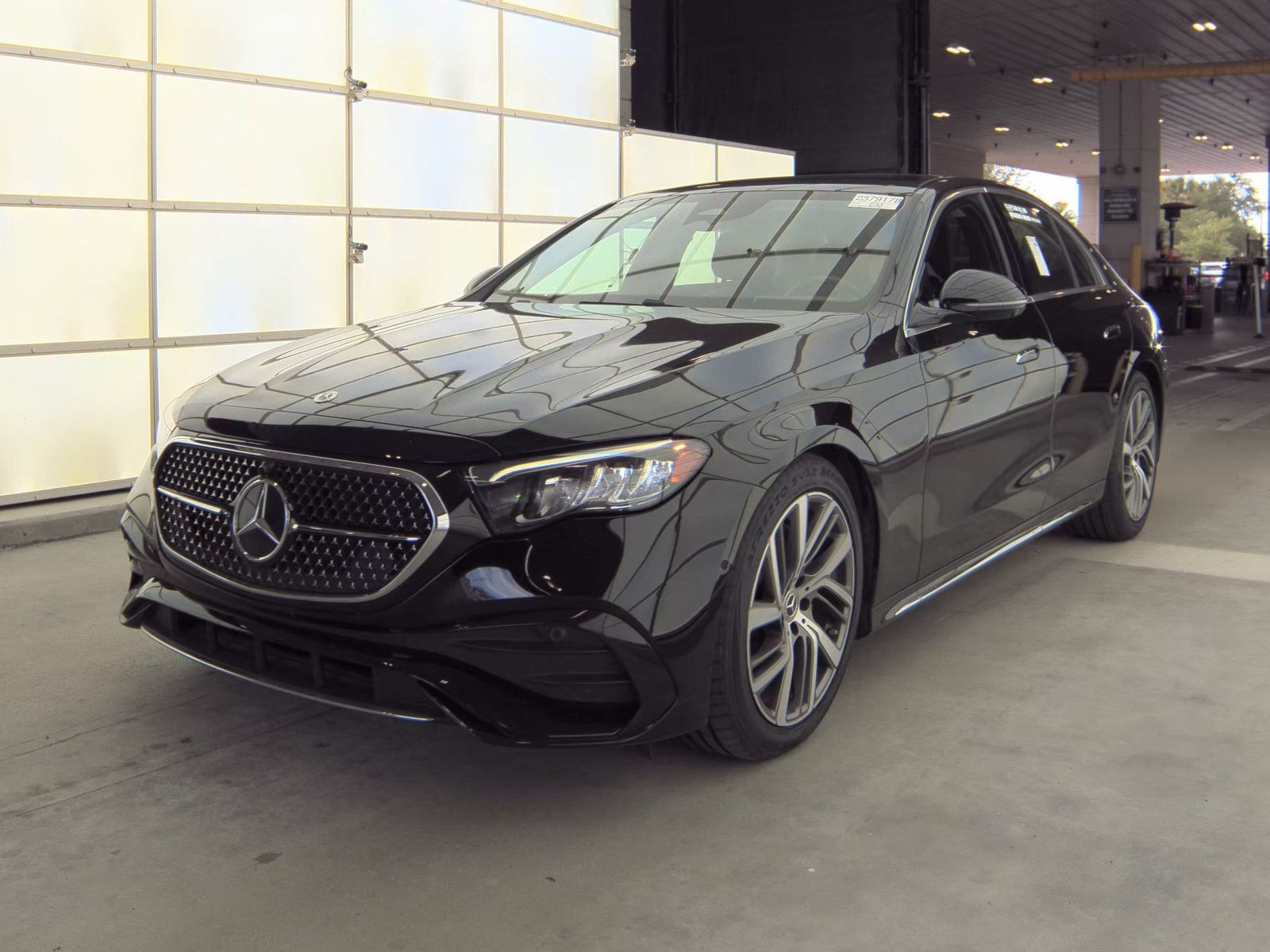 MERCEDES-BENZ E-CLASS - 1