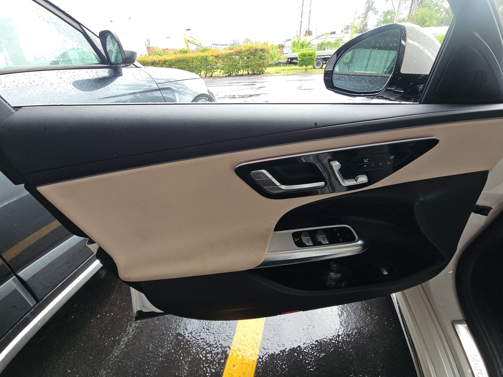 MERCEDES-BENZ E-CLASS - 10