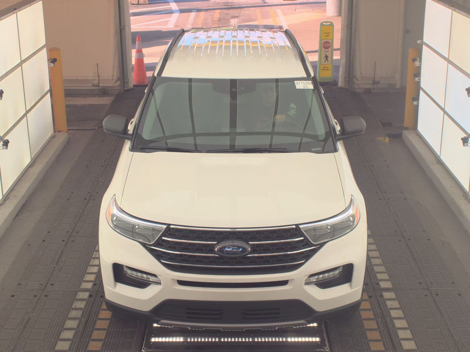 FORD EXPLORER - 3