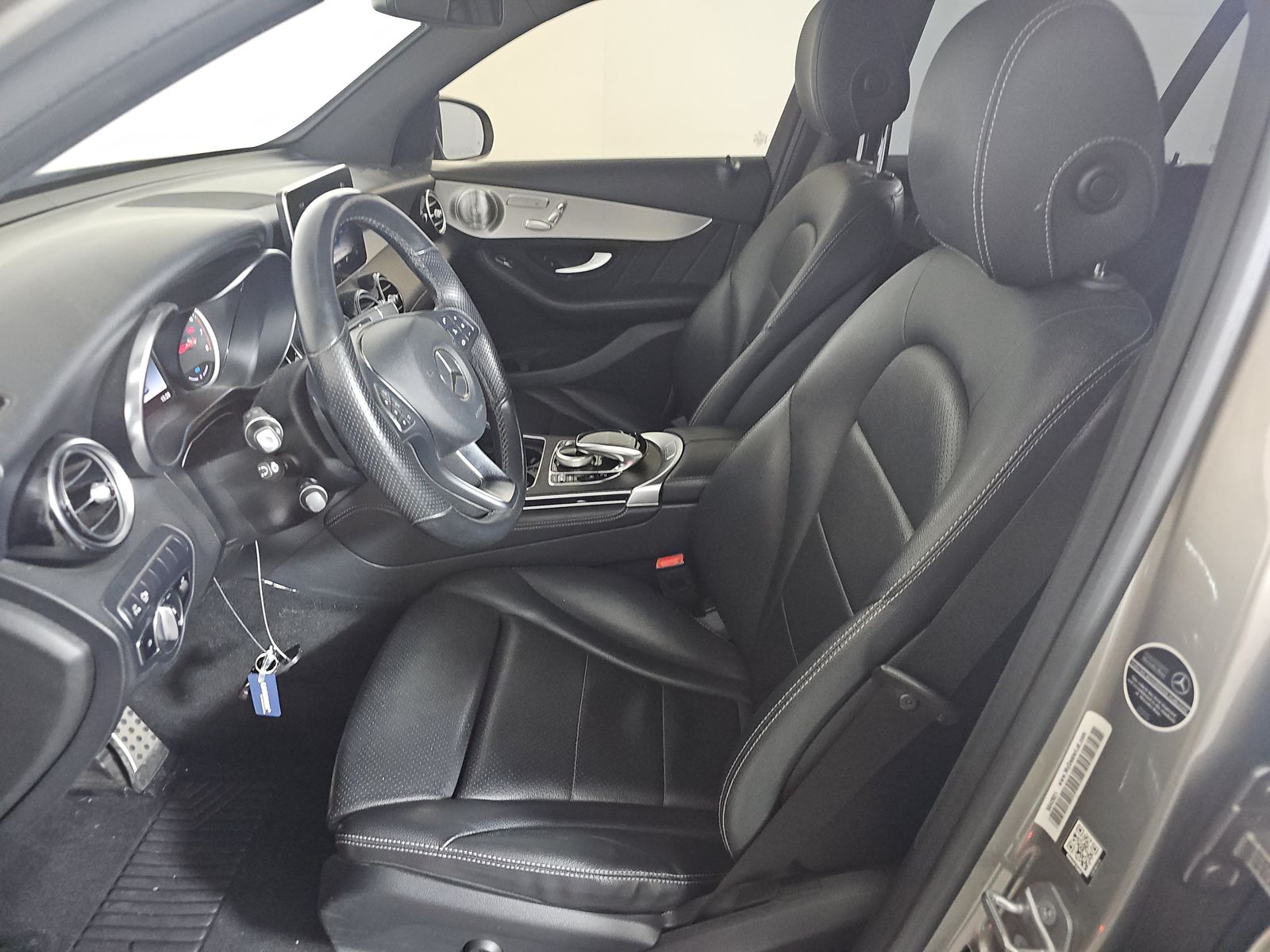 MERCEDES-BENZ GLC - 8