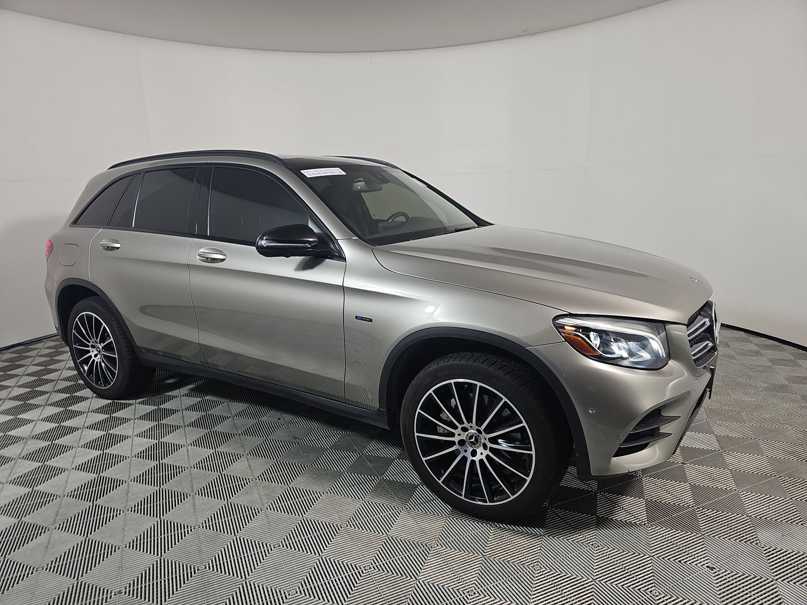 MERCEDES-BENZ GLC - 4