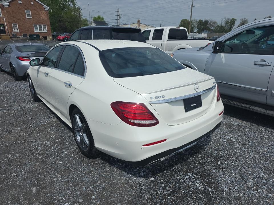 MERCEDES-BENZ E-CLASS - 7