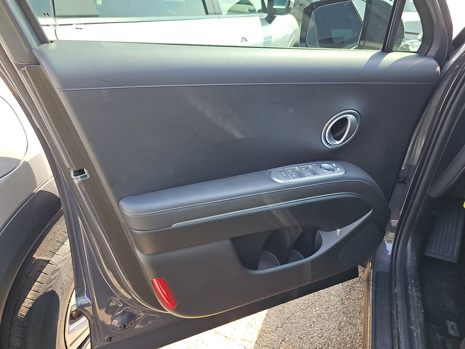 HYUNDAI SEL CONVENIENCE - 10