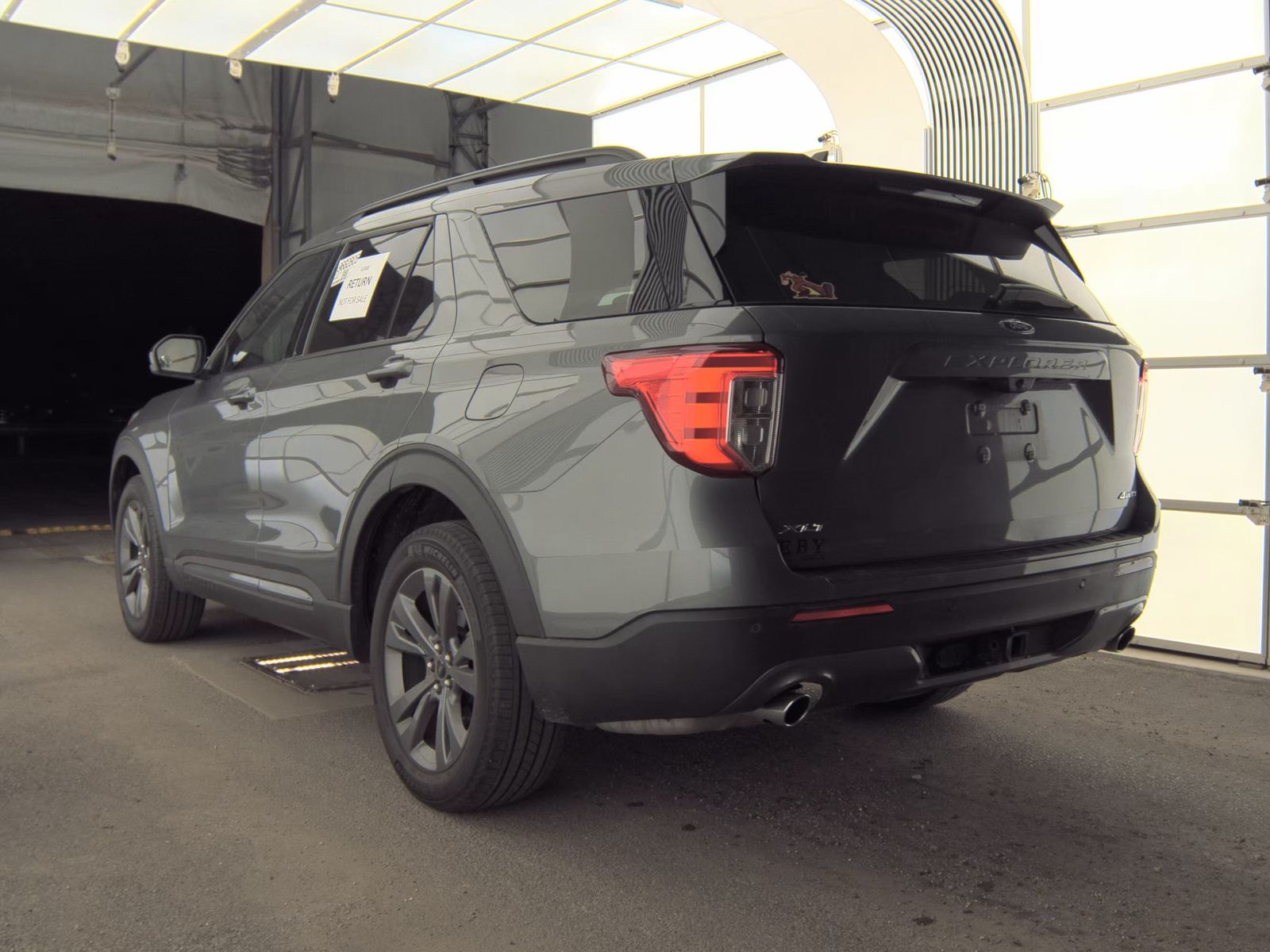FORD EXPLORER - 9