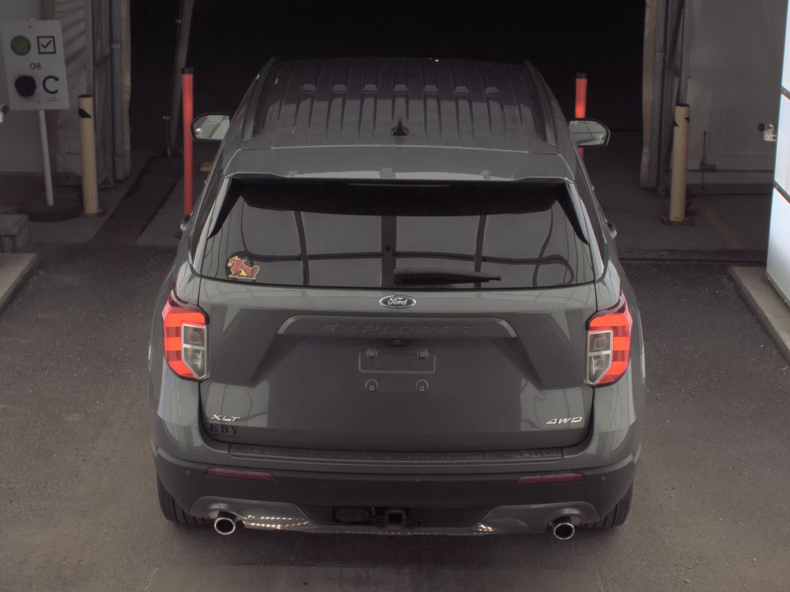 FORD EXPLORER - 7