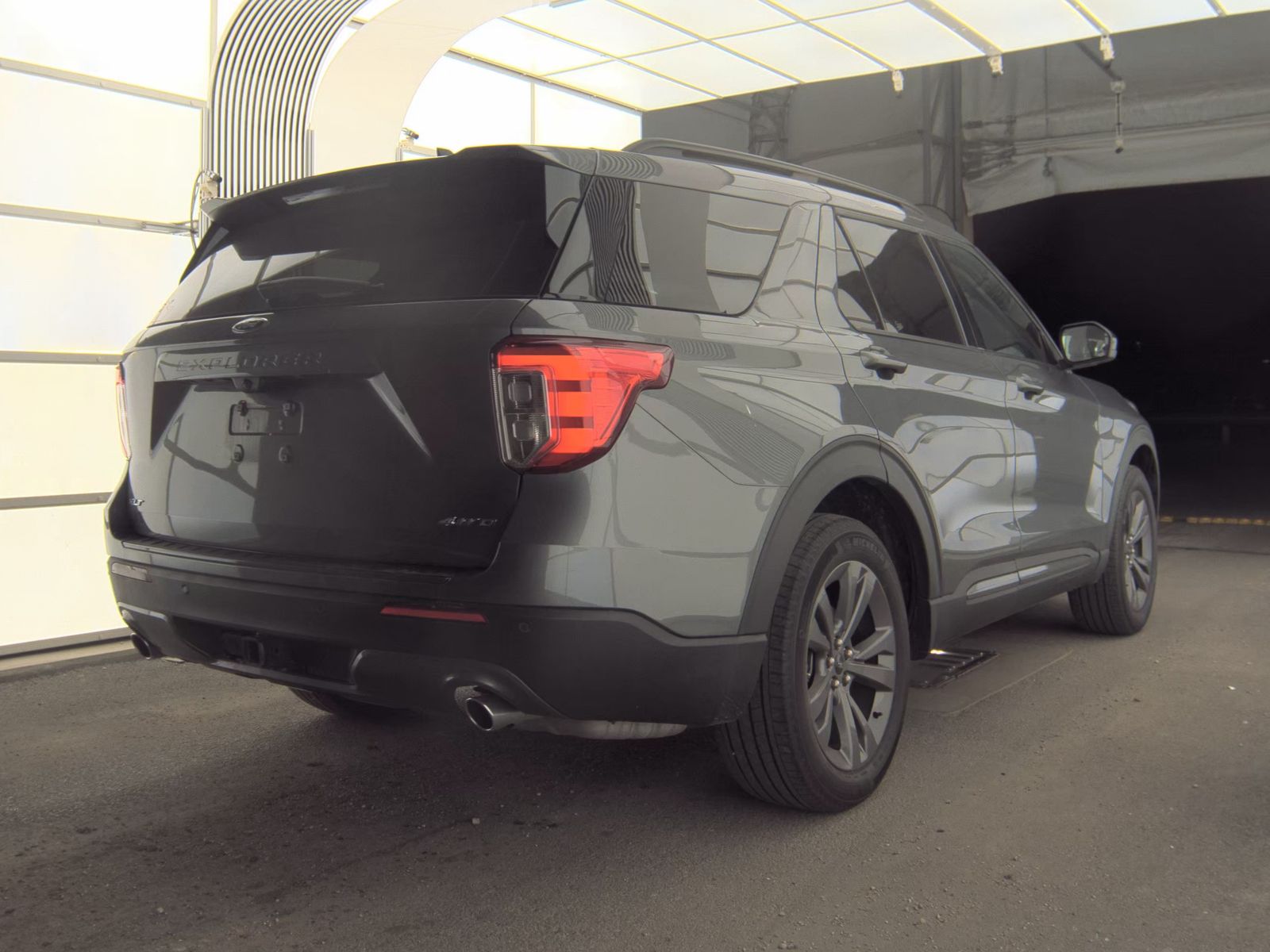 FORD EXPLORER - 6