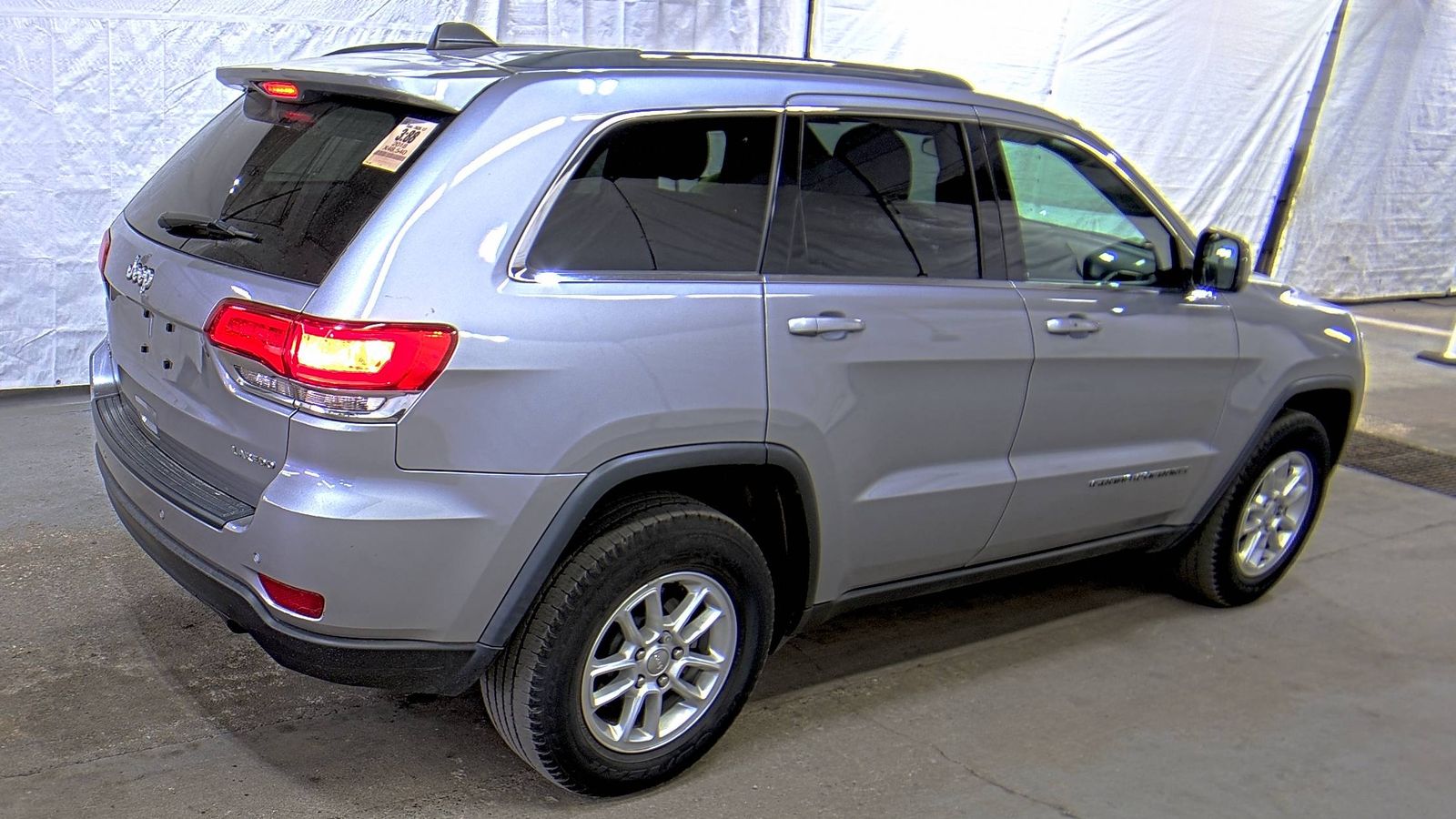 JEEP LAREDO E - 5