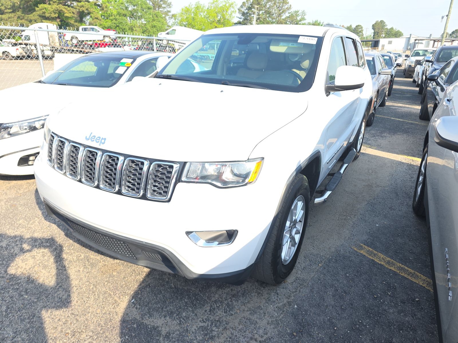 JEEP LAREDO E - 1