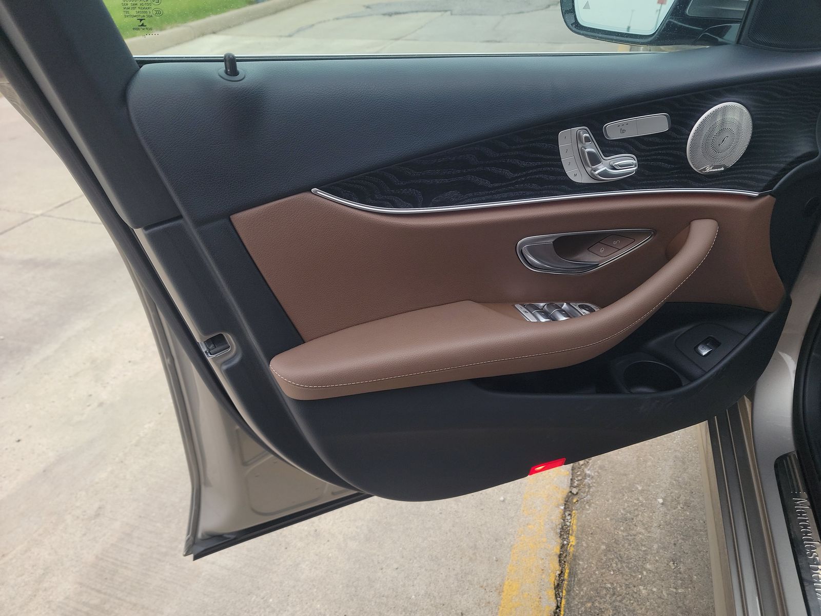 MERCEDES-BENZ E-CLASS - 10