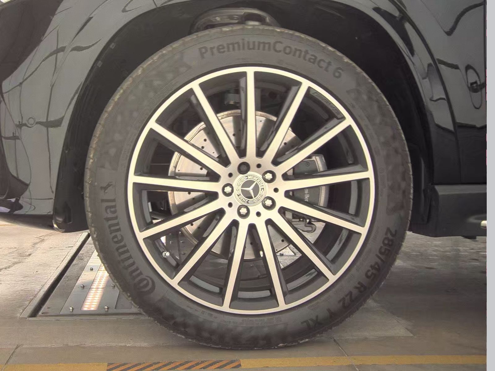 MERCEDES-BENZ GLS - 10