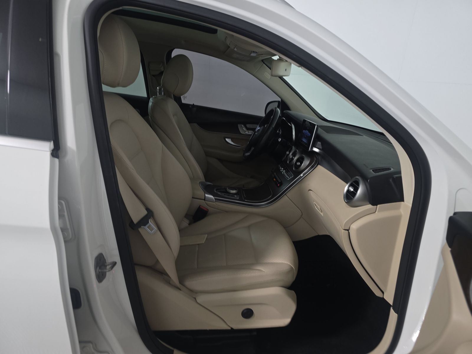 MERCEDES-BENZ GLC - 9