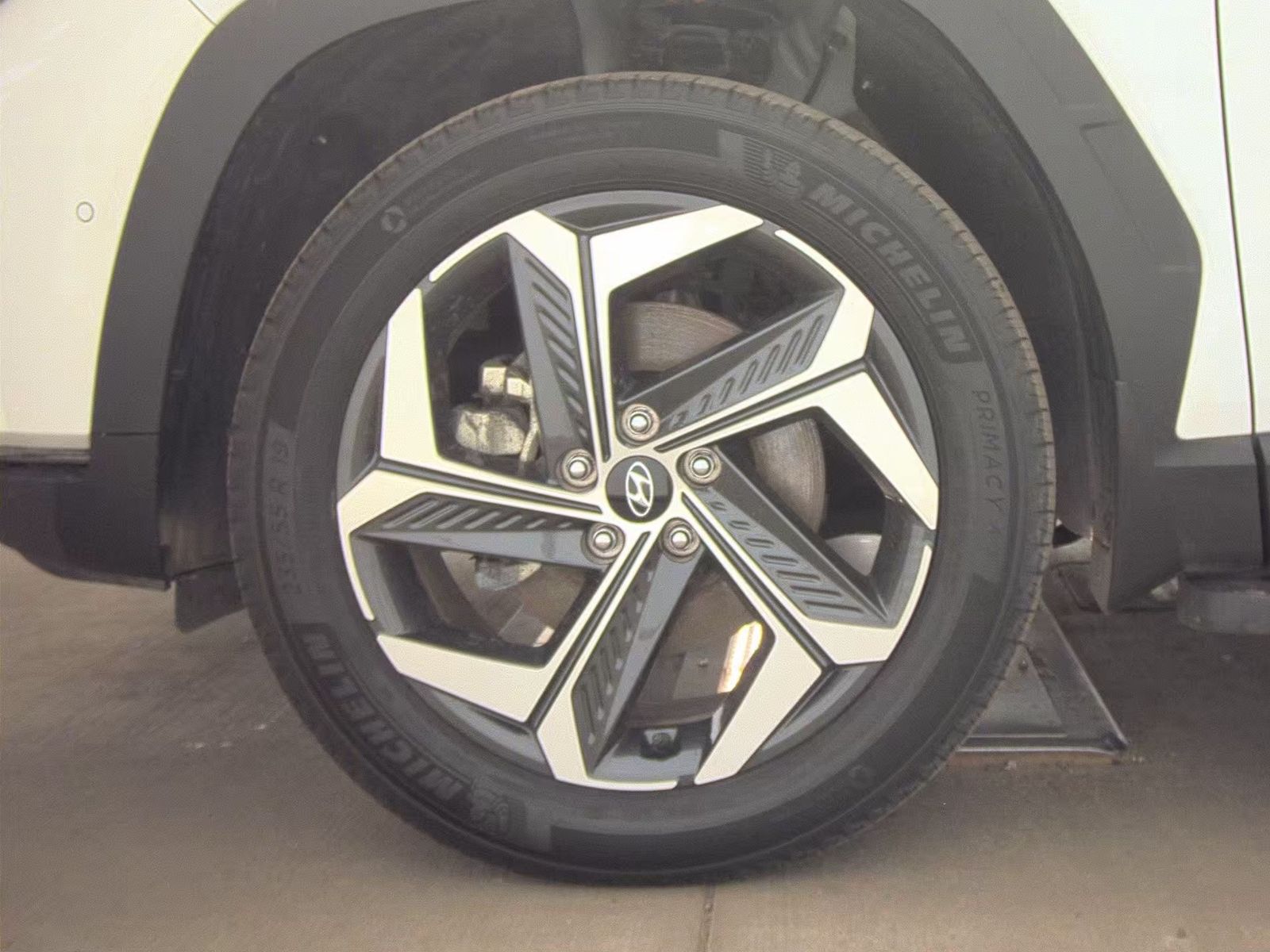 HYUNDAI LIMITED - 10