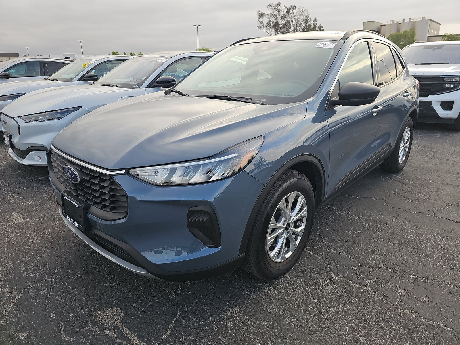 FORD ESCAPE - 1