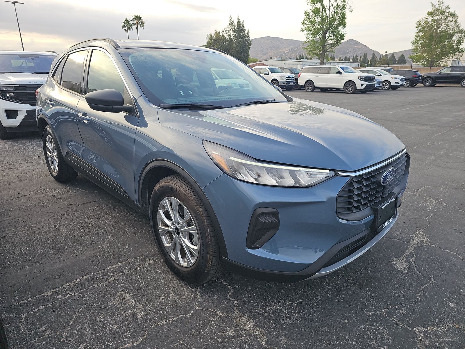 FORD ESCAPE - 4