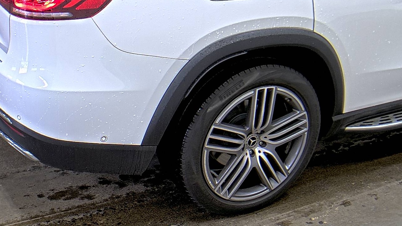 MERCEDES-BENZ GLS - 10