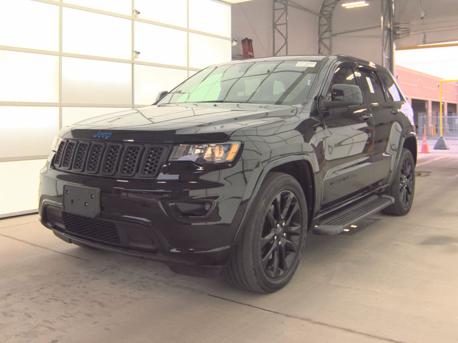 JEEP GRAND CHEROKEE - 1