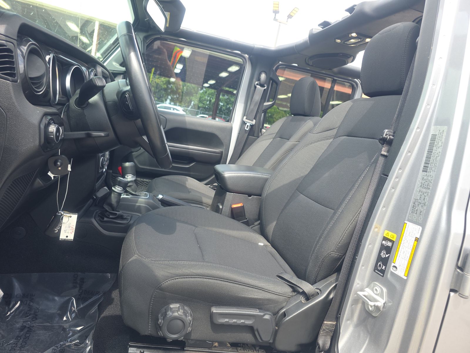 JEEP UNLIMITED SPORT ALTITUDE EDITION - 8