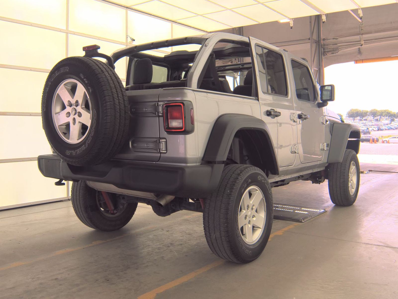 JEEP UNLIMITED SPORT ALTITUDE EDITION - 5