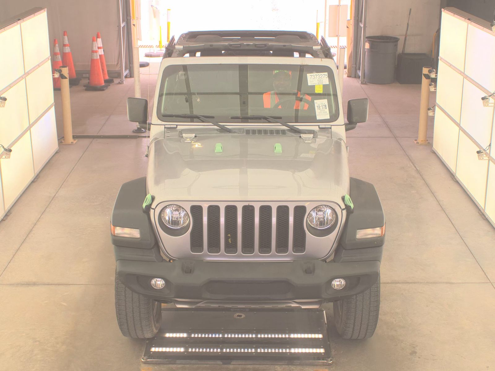 JEEP UNLIMITED SPORT ALTITUDE EDITION - 3