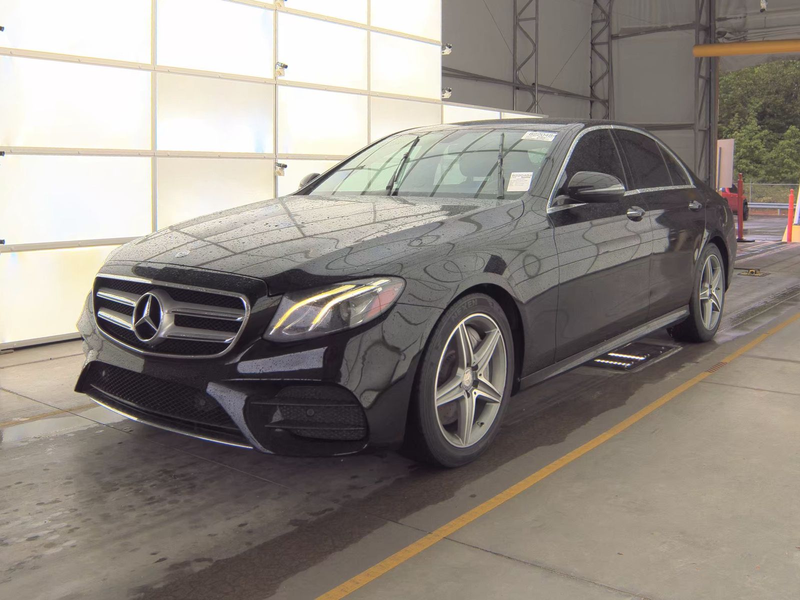 MERCEDES-BENZ E-CLASS - 1