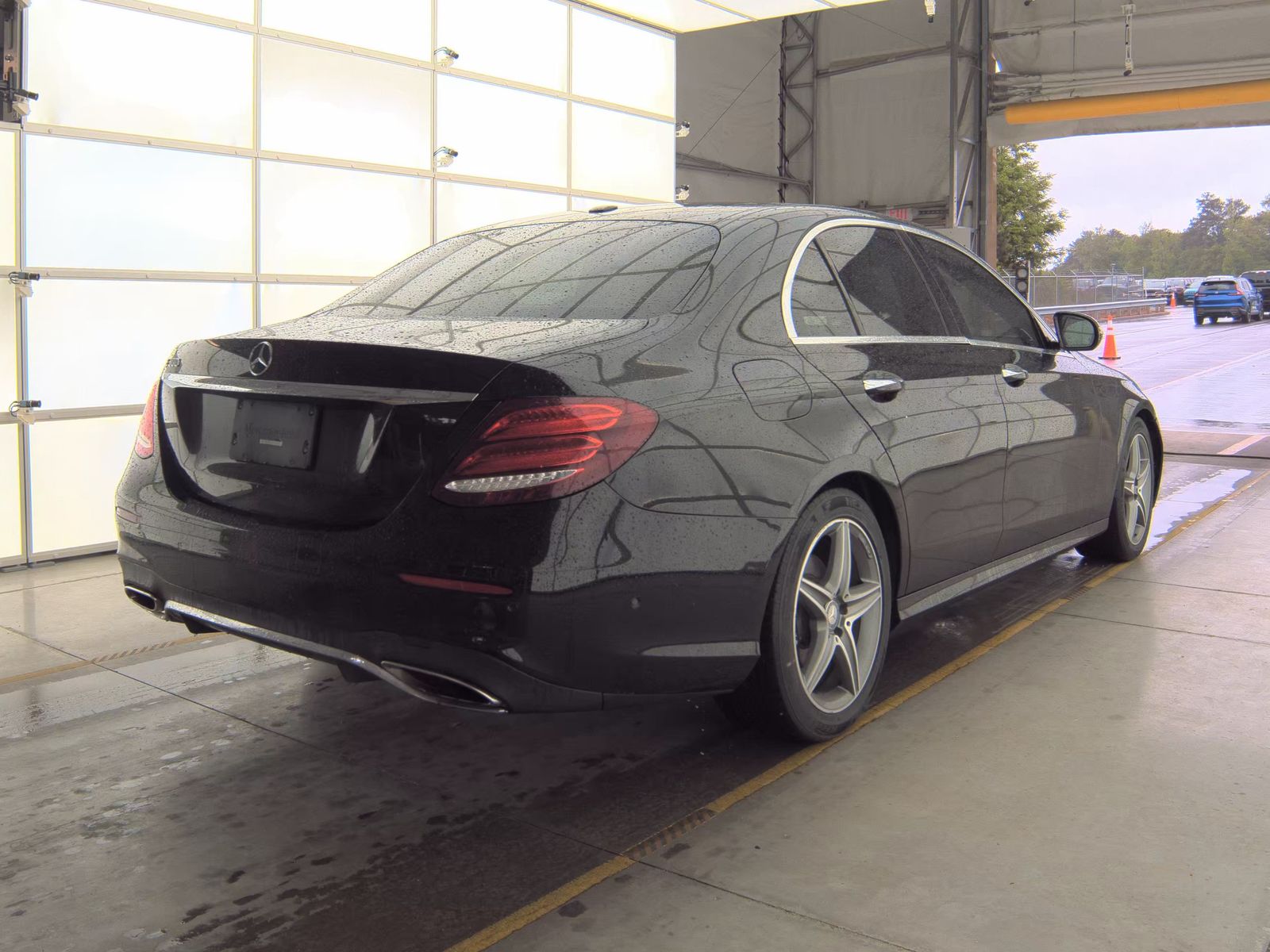 MERCEDES-BENZ E-CLASS - 6