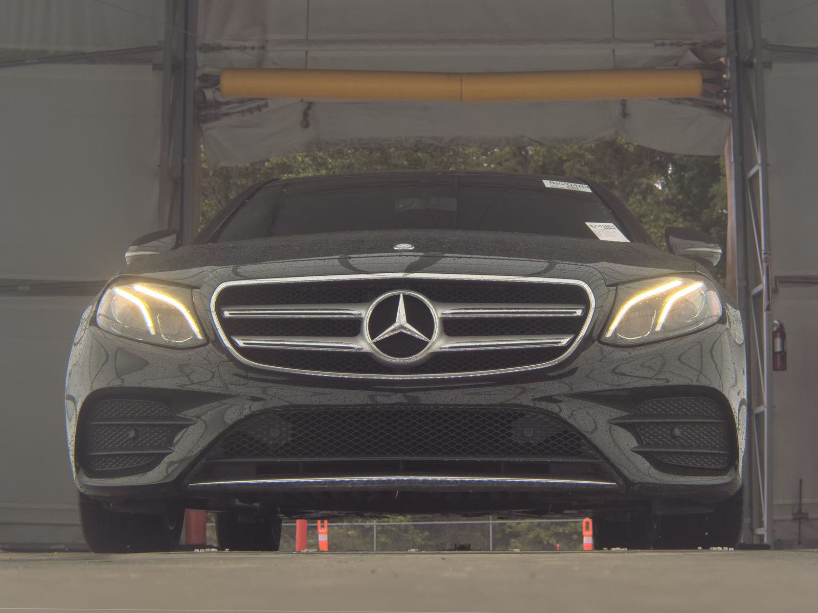 MERCEDES-BENZ E-CLASS - 4