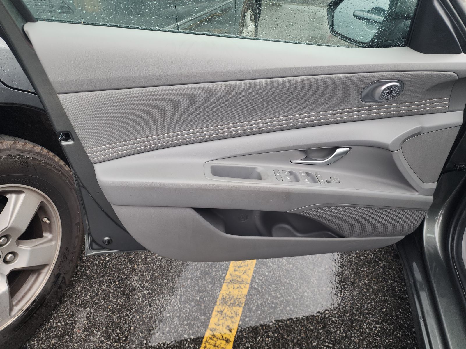 HYUNDAI SEL CONVENIENCE - 10