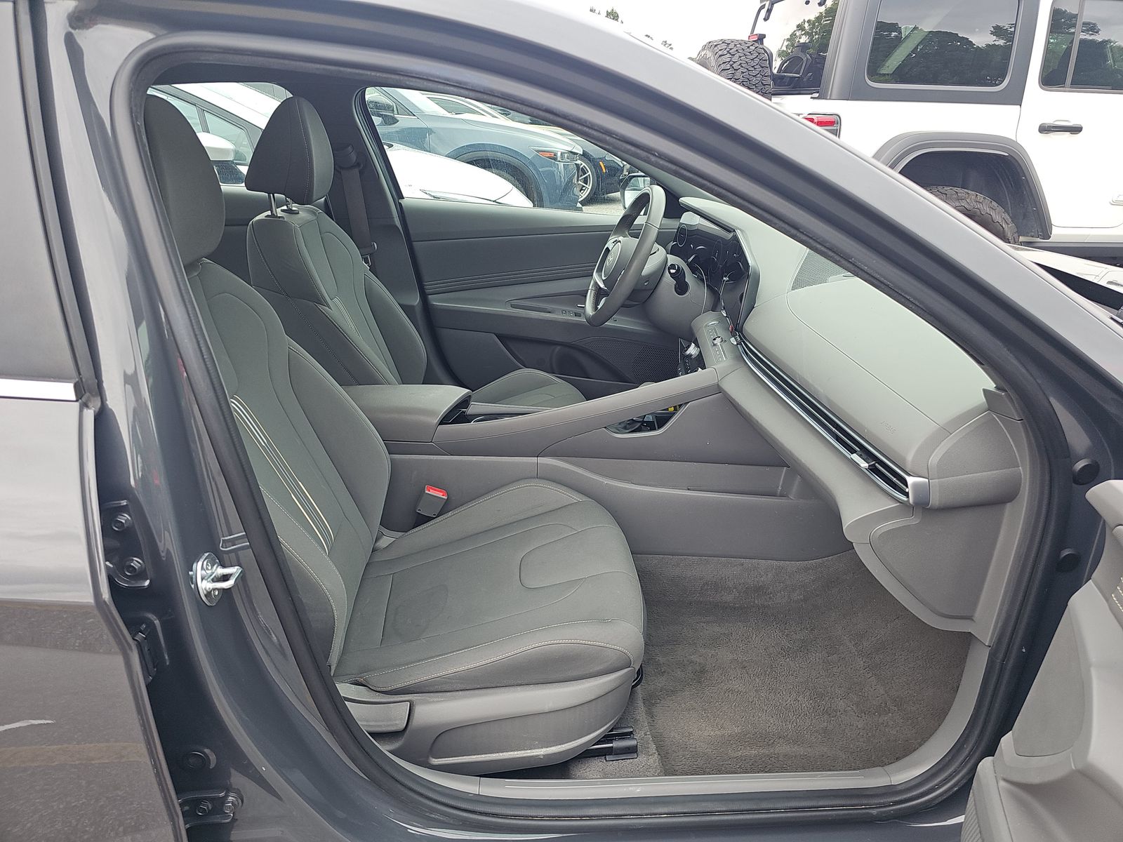 HYUNDAI SEL CONVENIENCE - 9